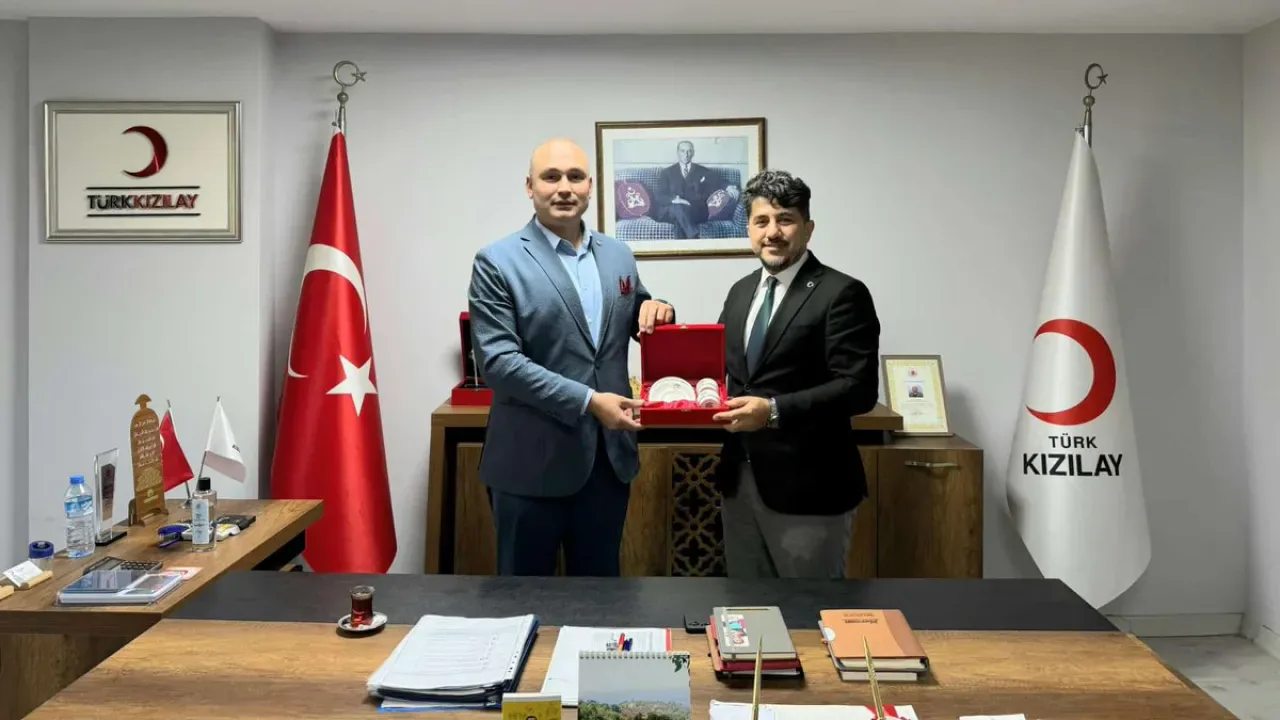 Kızılay Haftası'nda Anlamlı Ziyaret: Gaziosmanpaşa İlçe Milli Eğitim Müdürlüğü'nden Kızılay'a Destek Kızılay Haftası'nda Anlamlı Ziyaret: Gaziosmanpaşa İlçe Milli Eğitim Müdürlüğü'nden Kızılay'a Destek