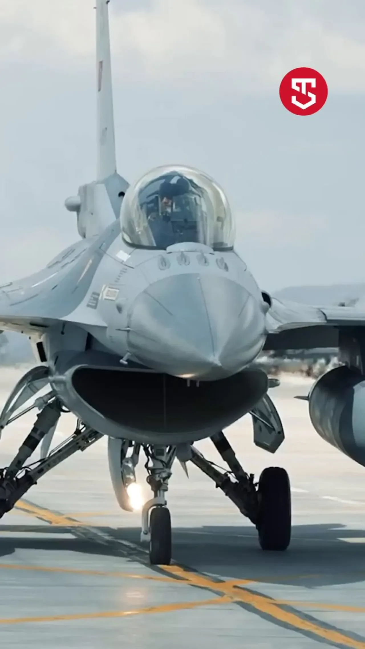 Türk F-16'sı Milli Radar ve Milli Füze ile Tarihi Atışı Gerçekleştirdi Türk F-16'sı Milli Radar ve Milli Füze ile Tarihi Atışı Gerçekleştirdi