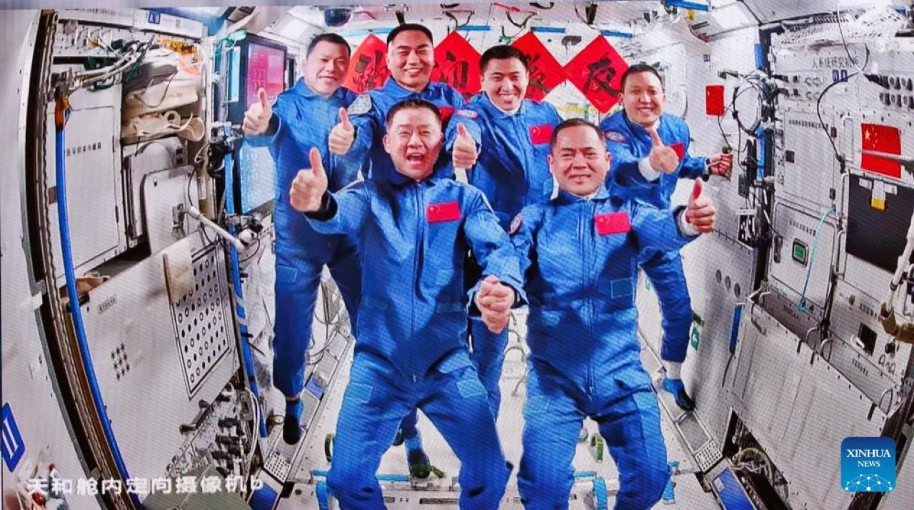Çin'in Shenzhou-20 Uzay Aracının Dönüşü Uzay Enkazı Nedeniyle Ertelendi Çin'in Shenzhou-20 Uzay Aracının Dönüşü Uzay Enkazı Nedeniyle Ertelendi
