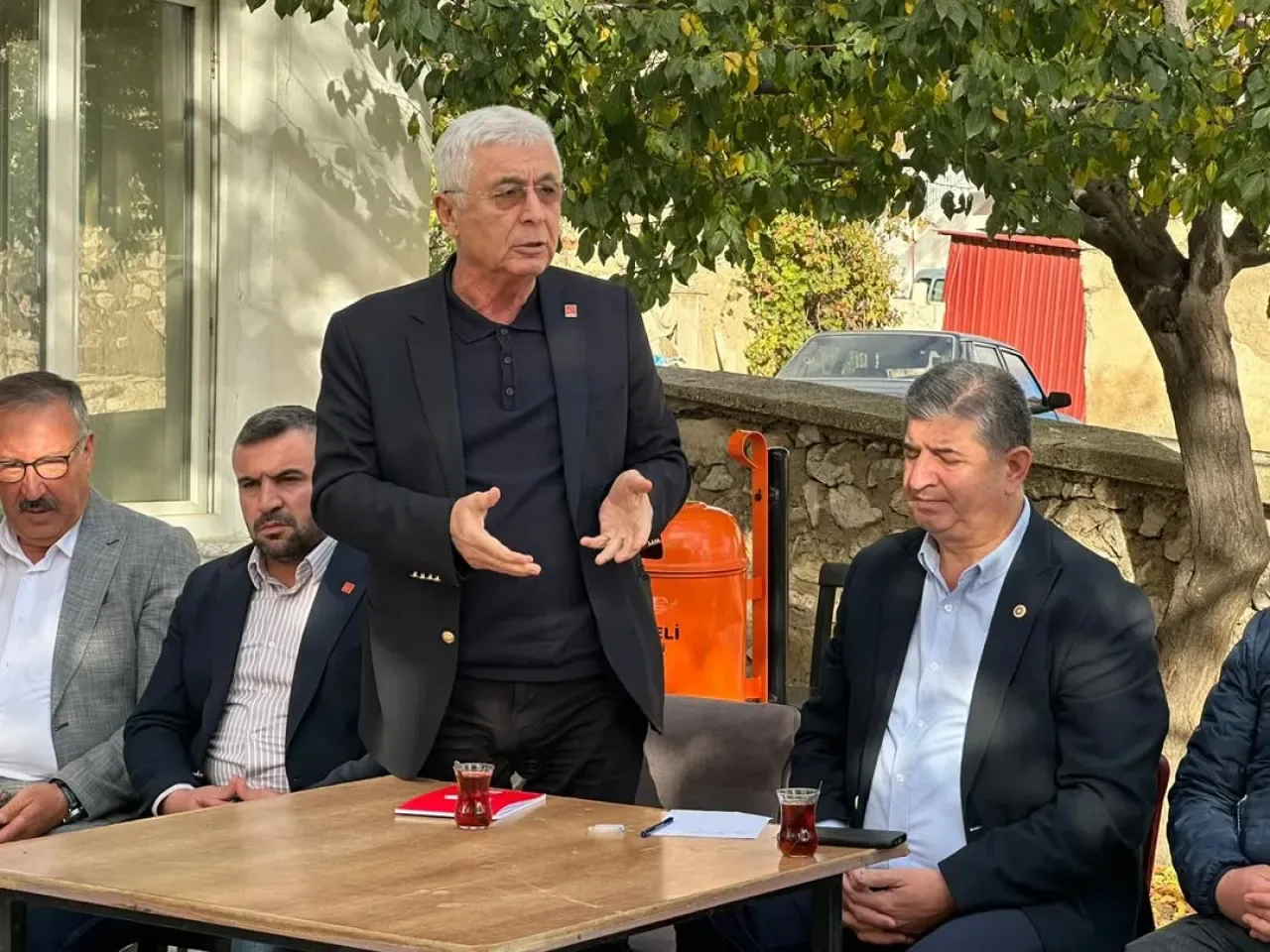CHP'li Kamacı ve Arı, Korkuteli'nde Parti Çalışmalarını ve Mermer Ocağı Projesini Değerlendirdi CHP'li Kamacı ve Arı, Korkuteli'nde Parti Çalışmalarını ve Mermer Ocağı Projesini Değerlendirdi