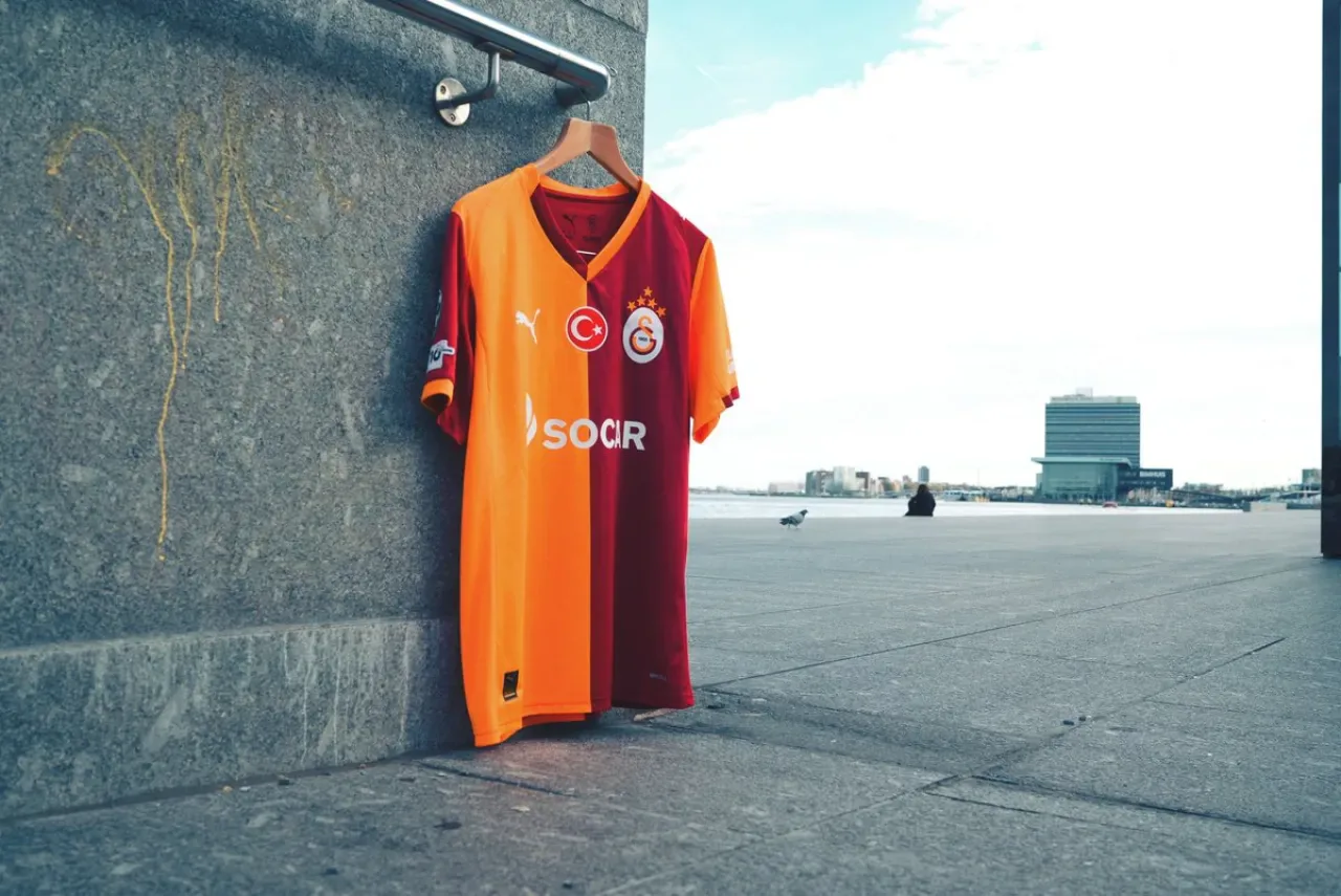 Galatasaray Amsterdam'da: UEFA Şampiyonlar Ligi Hazırlığında Şehir Turu Galatasaray Amsterdam'da: UEFA Şampiyonlar Ligi Hazırlığında Şehir Turu