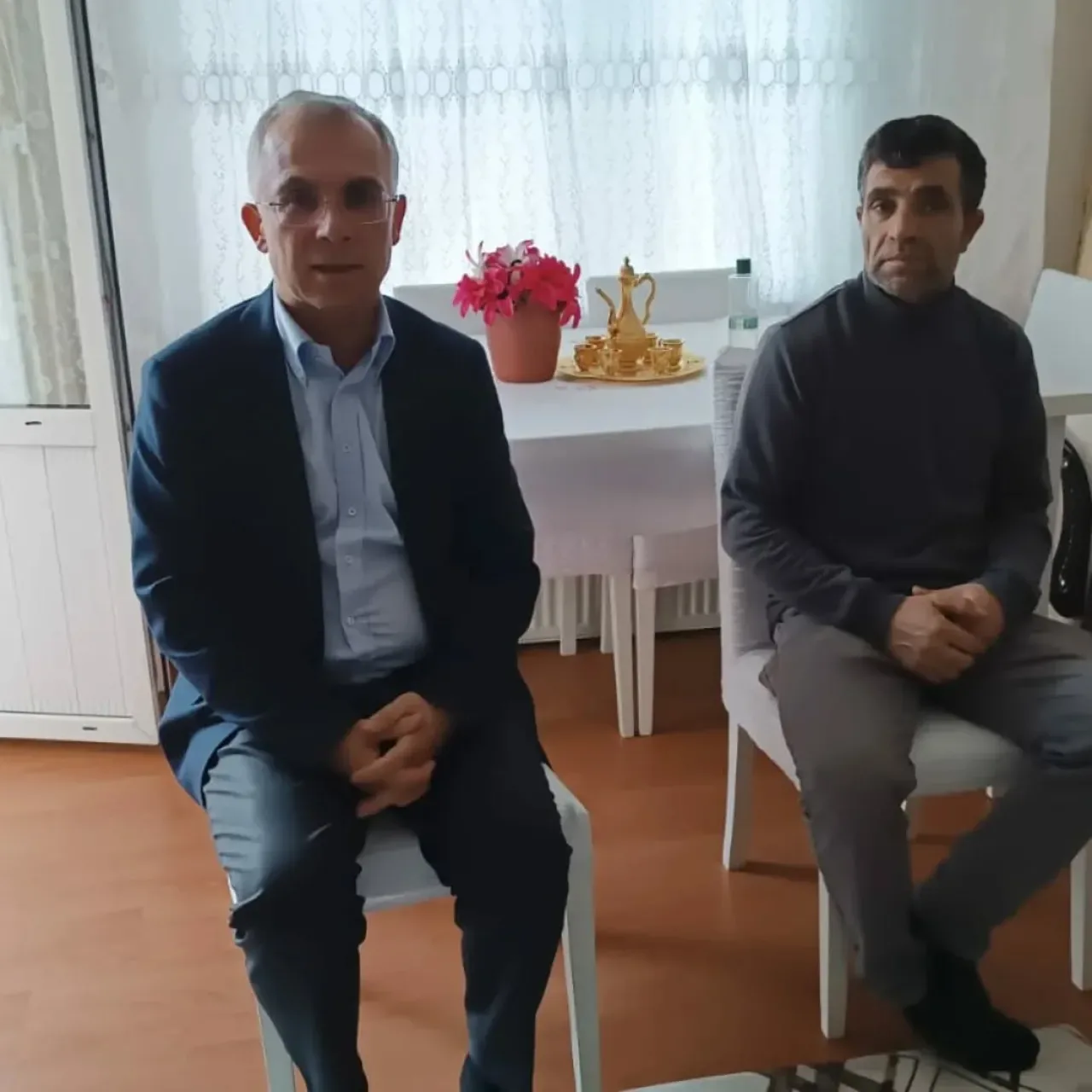 Ailemiz İstanbul Projesi ile Maltepe'de Vatandaş Ziyaretleri Ailemiz İstanbul Projesi ile Maltepe'de Vatandaş Ziyaretleri