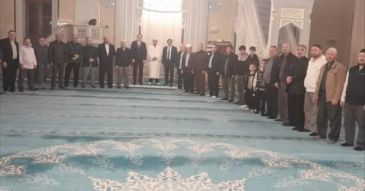 Saadet Partisi Bağcılar İlçe Başkanı Sabah Namazında Cemaatle Buluştu Saadet Partisi Bağcılar İlçe Başkanı Sabah Namazında Cemaatle Buluştu