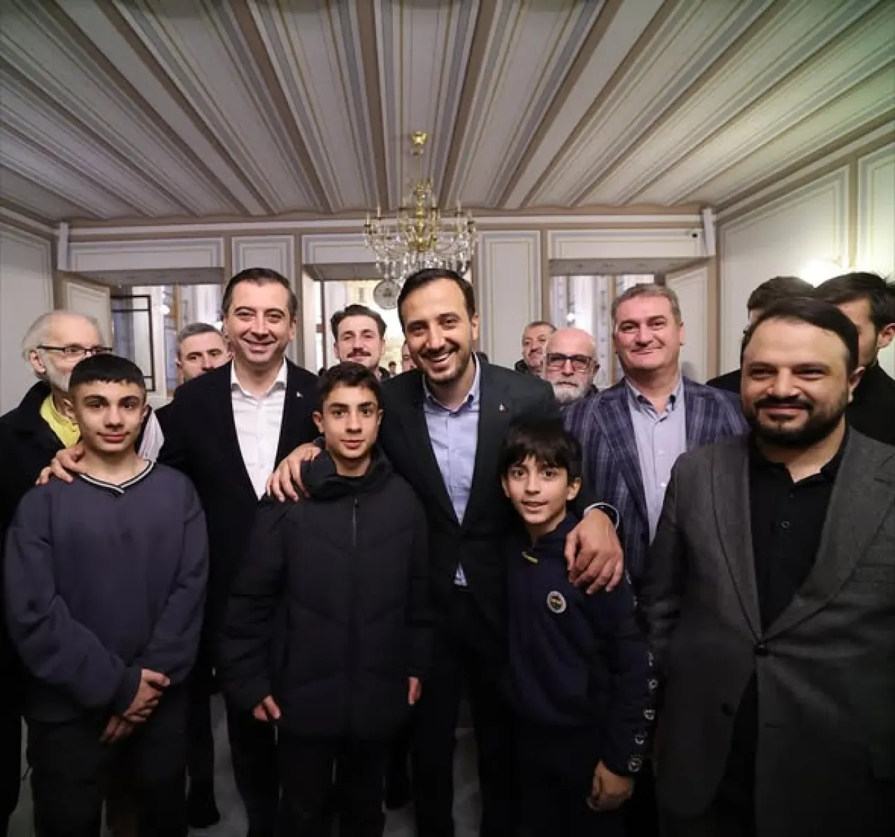 Bağcılar Belediye Başkanı Abdullah Özdemir, TÜGVA İstanbul ile Sabah Namazında Gençlerle Buluştu Bağcılar Belediye Başkanı Abdullah Özdemir, TÜGVA İstanbul ile Sabah Namazında Gençlerle Buluştu