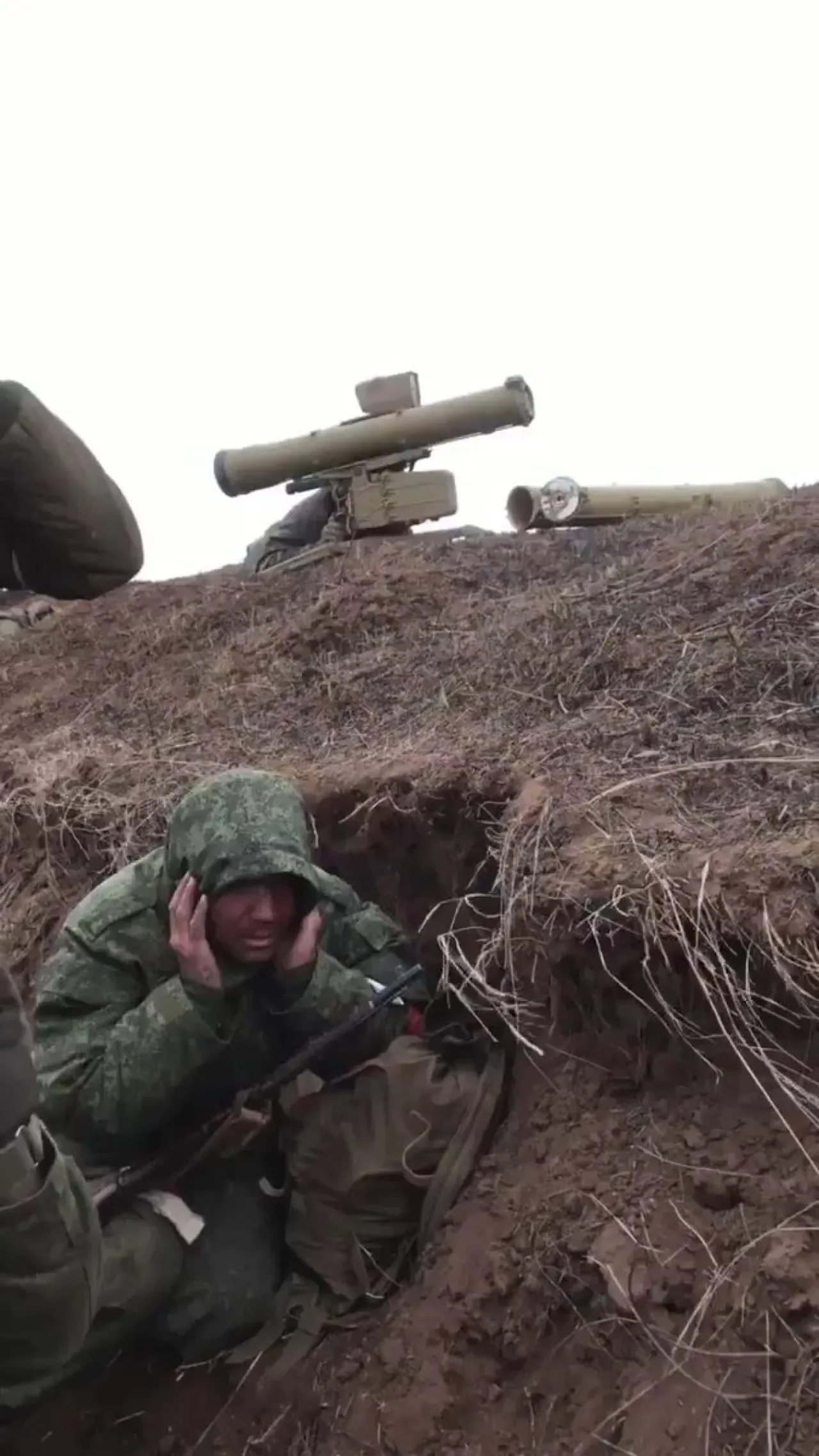 Rusya Özel Kuvvetleri, Ukrayna Mevzilerine Güdümlü Anti-Tank Saldırısı Düzenledi Rusya Özel Kuvvetleri, Ukrayna Mevzilerine Güdümlü Anti-Tank Saldırısı Düzenledi