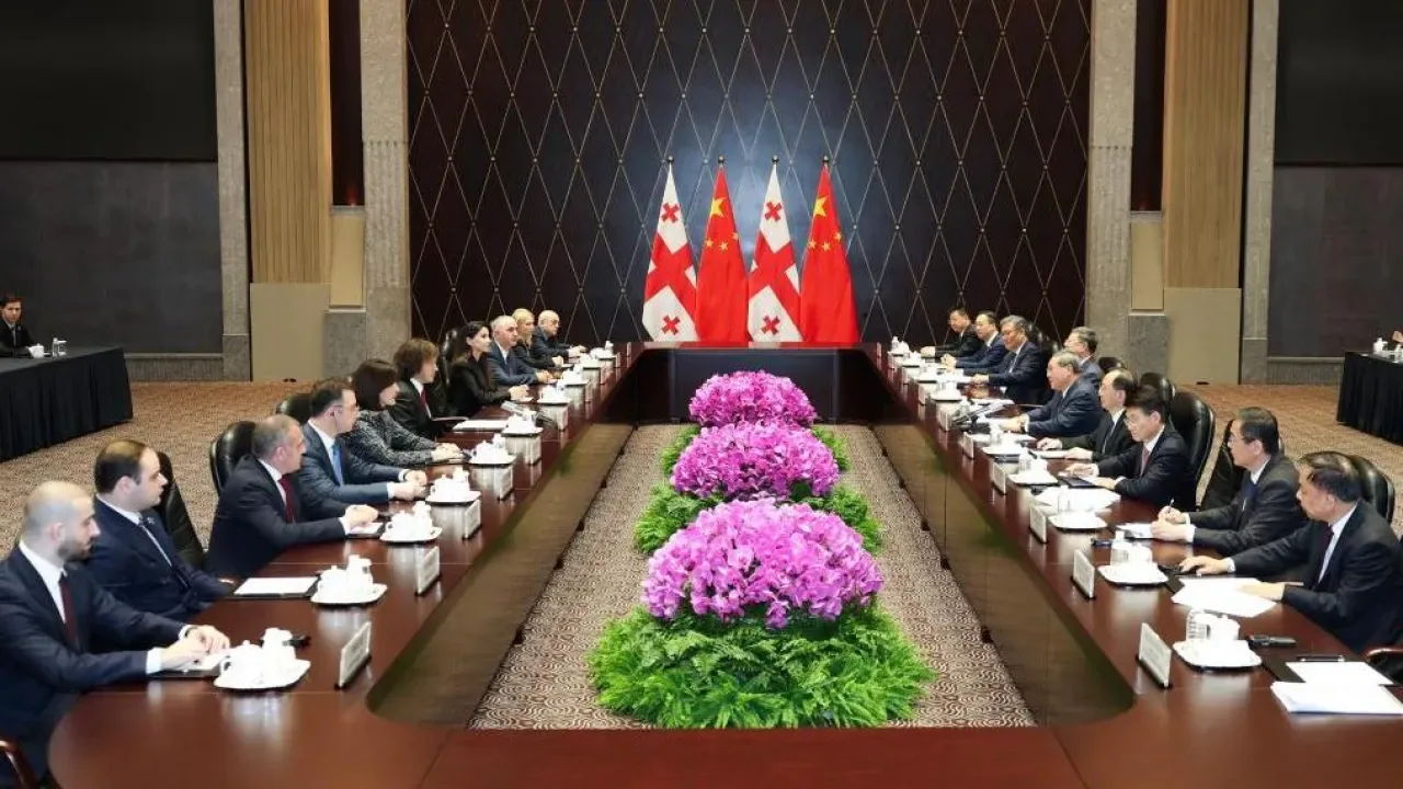 Çin Başbakanı Li Qiang, Gürcistan Başbakanı Irakli Kobahidze ile Görüştü Çin Başbakanı Li Qiang, Gürcistan Başbakanı Irakli Kobahidze ile Görüştü