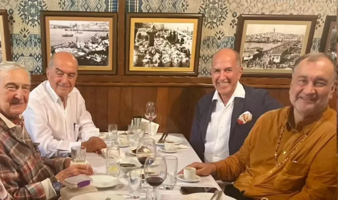 İş Dünyasının İki Devi Balat'ta Bir Araya Geldi İş Dünyasının İki Devi Balat'ta Bir Araya Geldi