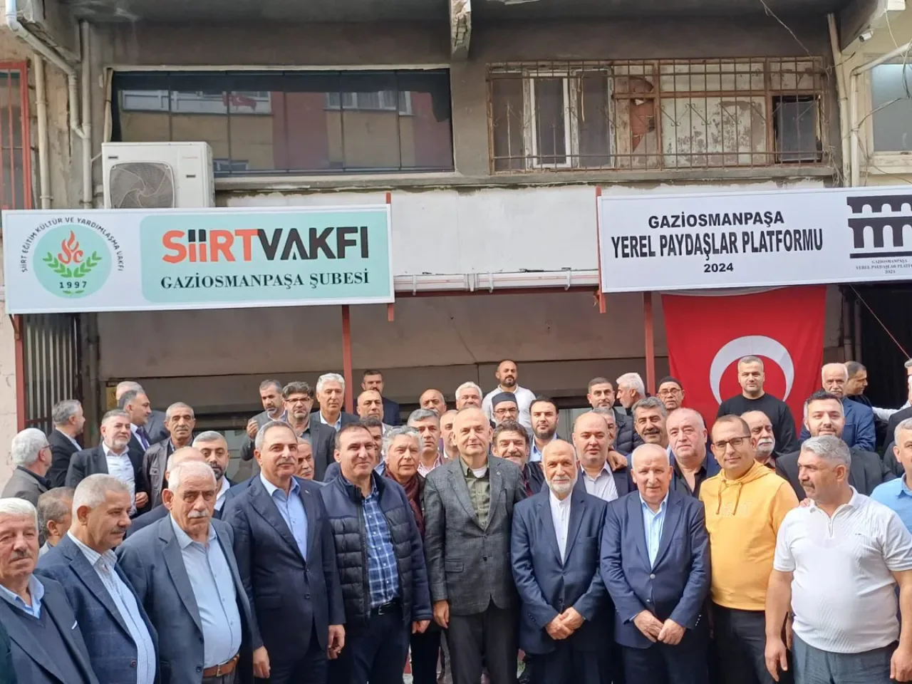 Siirt Vakfı GOP Şubesinde Birlik ve Dayanışma Etkinliği Düzenlendi Siirt Vakfı GOP Şubesinde Birlik ve Dayanışma Etkinliği Düzenlendi