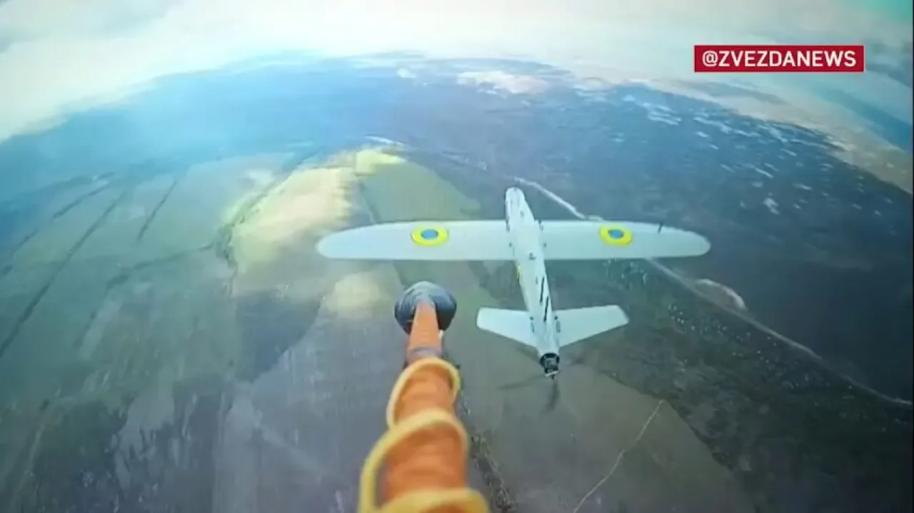 Rus FPV Dronları, Çubuklu Sistemle Ukrayna İHA'larını Vuruyor Rus FPV Dronları, Çubuklu Sistemle Ukrayna İHA'larını Vuruyor