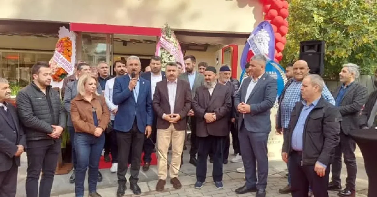 CHP'li Yeşiltaş, Yıldırım'daki Yeni Kafenin Açılışına Katıldı CHP'li Yeşiltaş, Yıldırım'daki Yeni Kafenin Açılışına Katıldı