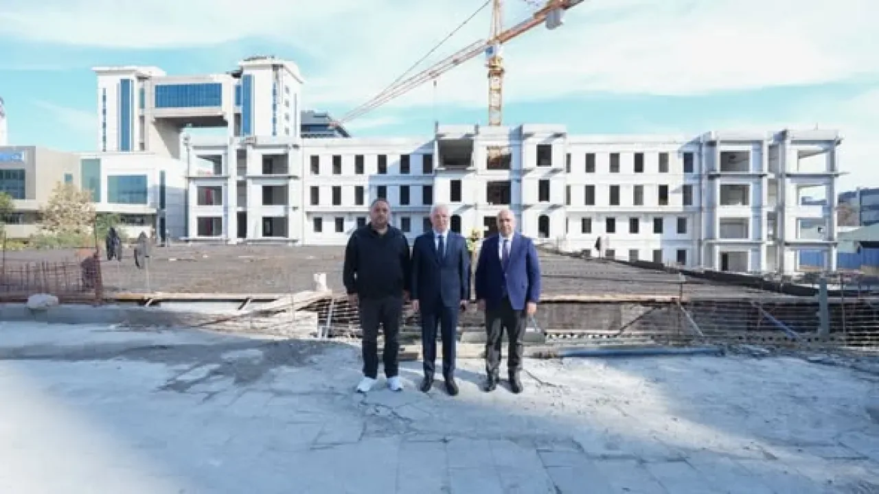 İstanbul Valisi Davut Gül, Bayrampaşa Hükümet Konağı inşaatında incelemelerde bulundu İstanbul Valisi Davut Gül, Bayrampaşa Hükümet Konağı inşaatında incelemelerde bulundu