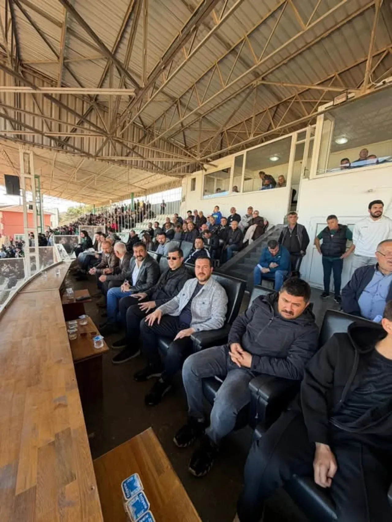 Erciyes 38 FK, Kırşehir FSK Maçına MHP'li Baki Ersoy'un Desteği Erciyes 38 FK, Kırşehir FSK Maçına MHP'li Baki Ersoy'un Desteği