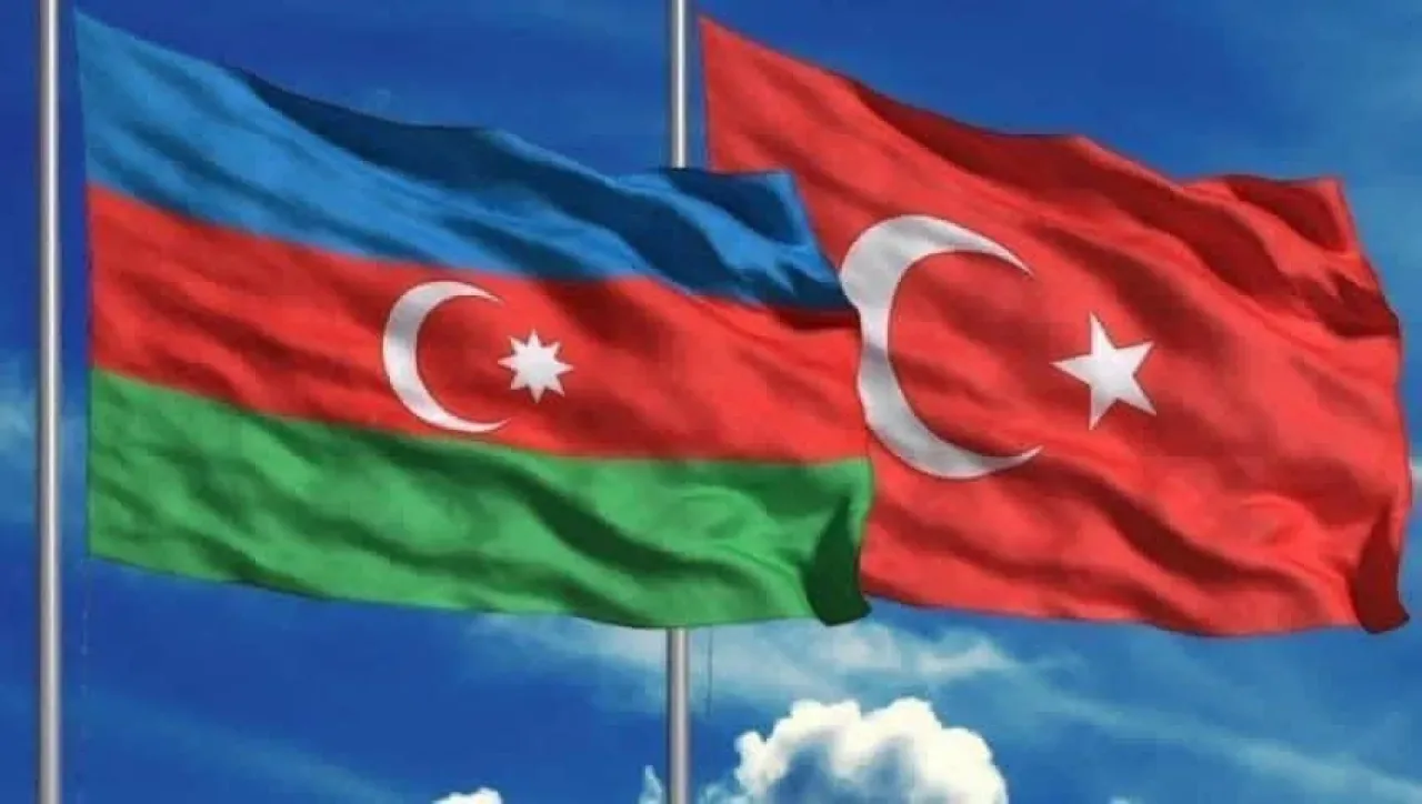 Azerbaycan'ın 9 Kasım Devlet Bayrak Günü Kutlandı Azerbaycan'ın 9 Kasım Devlet Bayrak Günü Kutlandı