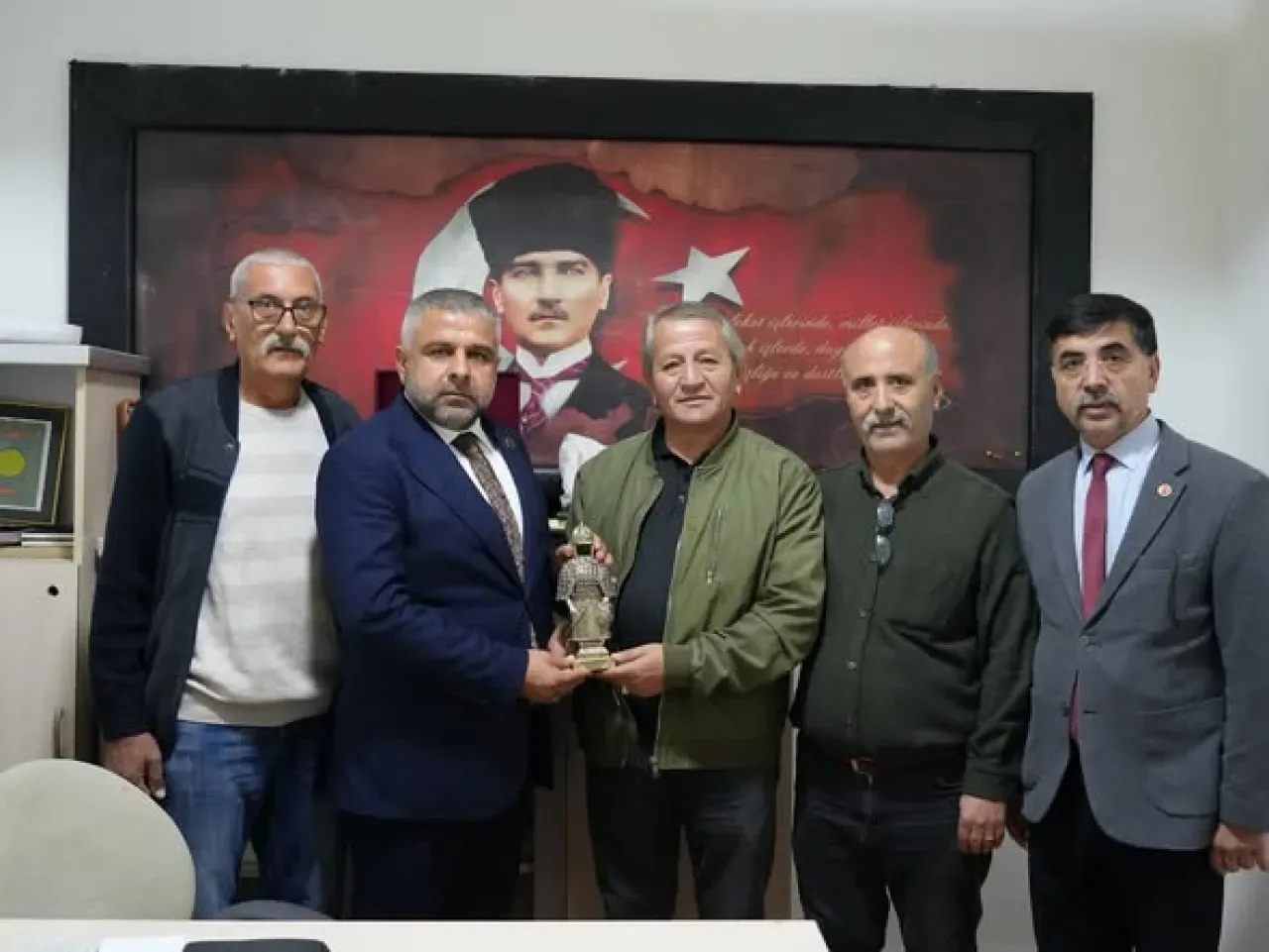 MHP Keçiören İlçe Başkanı Kenan Yağmur, Hemşehri Derneği Ziyaretinde Buluştu MHP Keçiören İlçe Başkanı Kenan Yağmur, Hemşehri Derneği Ziyaretinde Buluştu