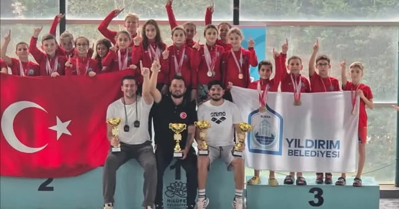 Yıldırım Belediyesi Yüzme Takımı, Cumhuriyet Kupası'nda 4 Şampiyonluk Birden Kazandı Yıldırım Belediyesi Yüzme Takımı, Cumhuriyet Kupası'nda 4 Şampiyonluk Birden Kazandı