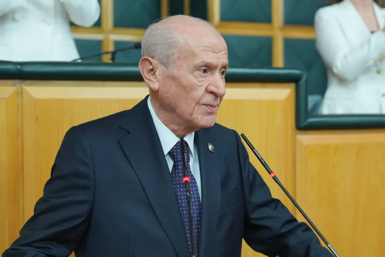 Devlet Bahçeli'den 10 Kasım Mesajı: "Atatürk'ün Emaneti Zedelenmeyecek" Devlet Bahçeli'den 10 Kasım Mesajı: "Atatürk'ün Emaneti Zedelenmeyecek"