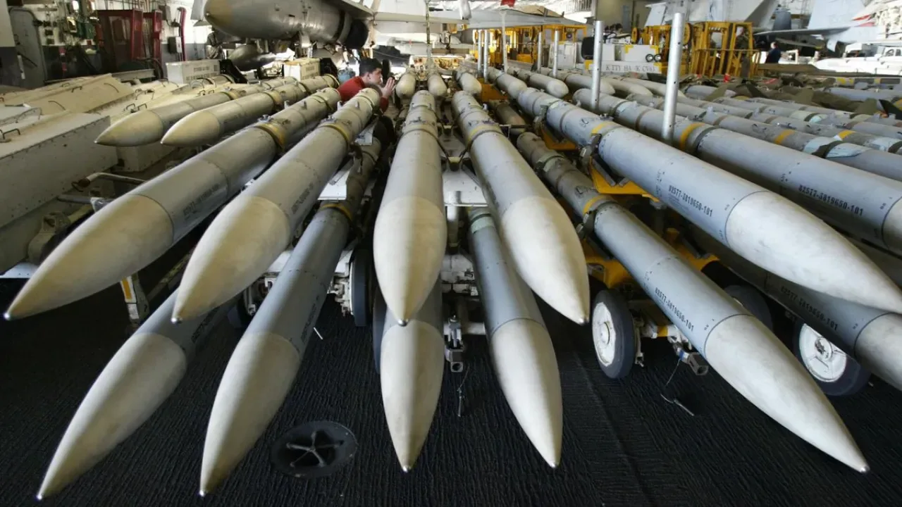 ABD'nin 5 Milyar Dolarlık Silah İhracatı Gecikti: NATO ve Ukrayna'ya Teslimatlar Beklemede ABD'nin 5 Milyar Dolarlık Silah İhracatı Gecikti: NATO ve Ukrayna'ya Teslimatlar Beklemede