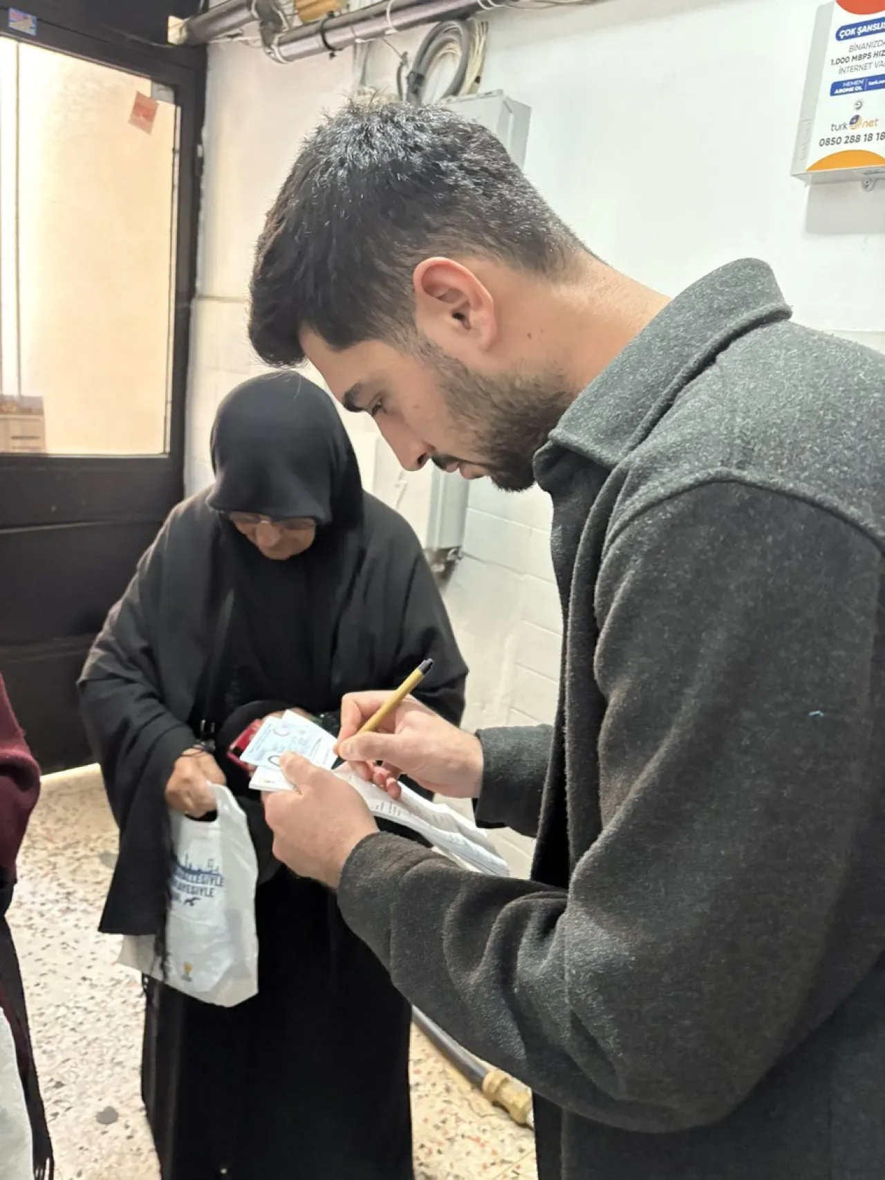 AK Parti Beyoğlu'nda Mahalle Çalışmaları ile Gönül Bağları Güçlendiriliyor AK Parti Beyoğlu'nda Mahalle Çalışmaları ile Gönül Bağları Güçlendiriliyor