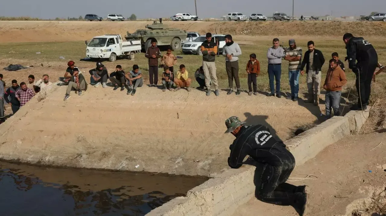 Rakka'da Nehirde Kaybolan Çocuk İçin Türk Ekipleri Göreve Gönderildi Rakka'da Nehirde Kaybolan Çocuk İçin Türk Ekipleri Göreve Gönderildi