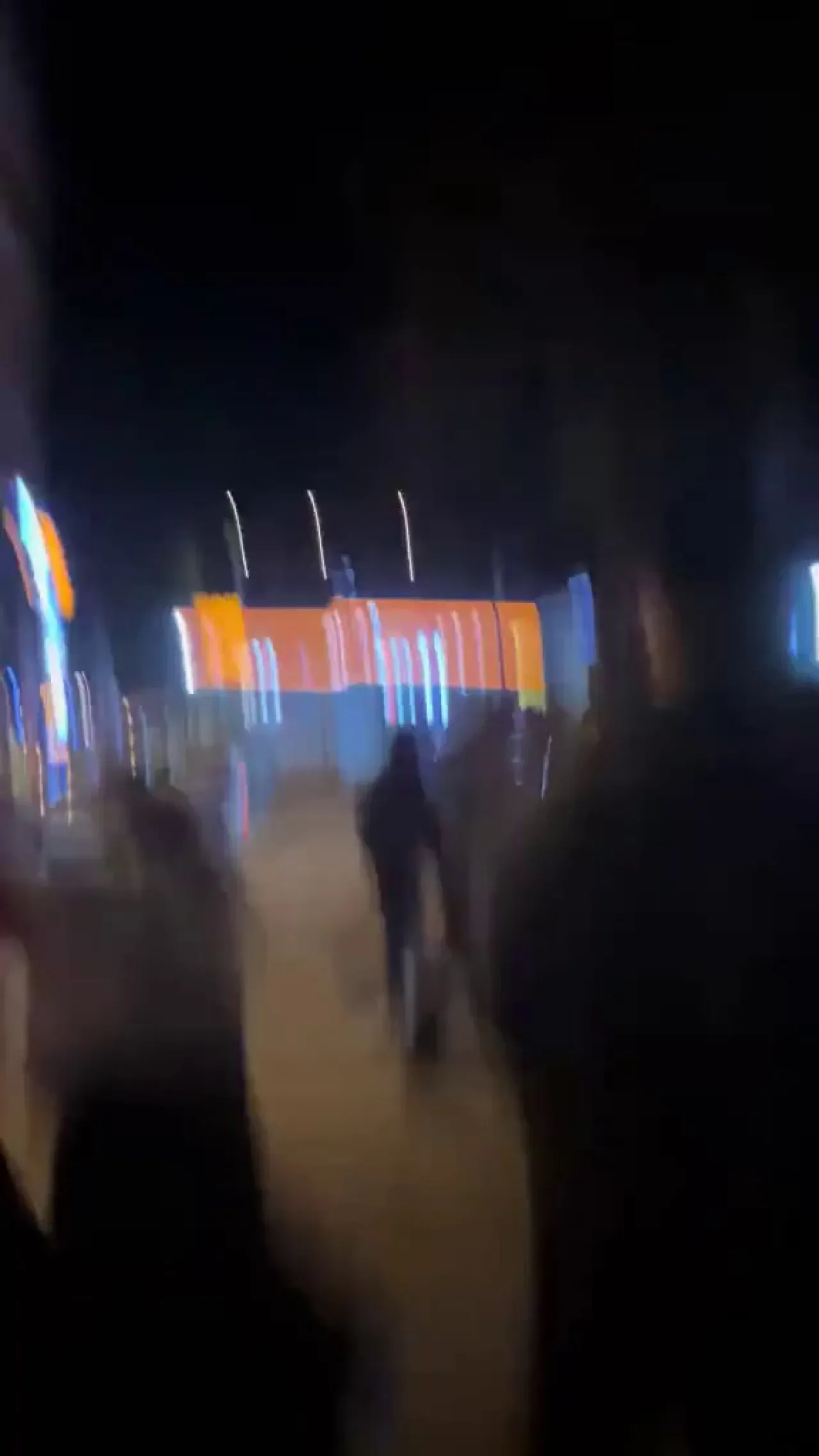 Ankara Kızılay'da Gençlere Polis Müdahalesi Ankara Kızılay'da Gençlere Polis Müdahalesi