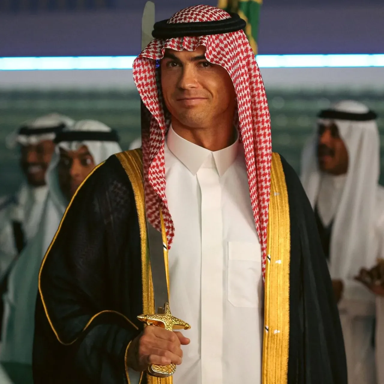 Cristiano Ronaldo: "Futboldaki Tek Milyarder Olmam Şaşırtıcı Değil" Cristiano Ronaldo: "Futboldaki Tek Milyarder Olmam Şaşırtıcı Değil"