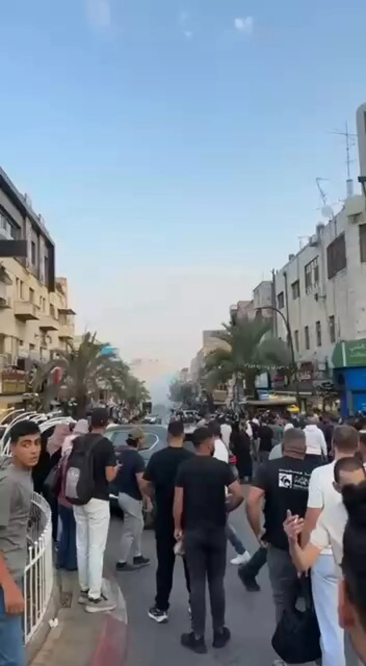 İsrail Güçleri Ramallah Şehir Merkezinde Göz Yaşartıcı Bomba ile Müdahale Etti İsrail Güçleri Ramallah Şehir Merkezinde Göz Yaşartıcı Bomba ile Müdahale Etti