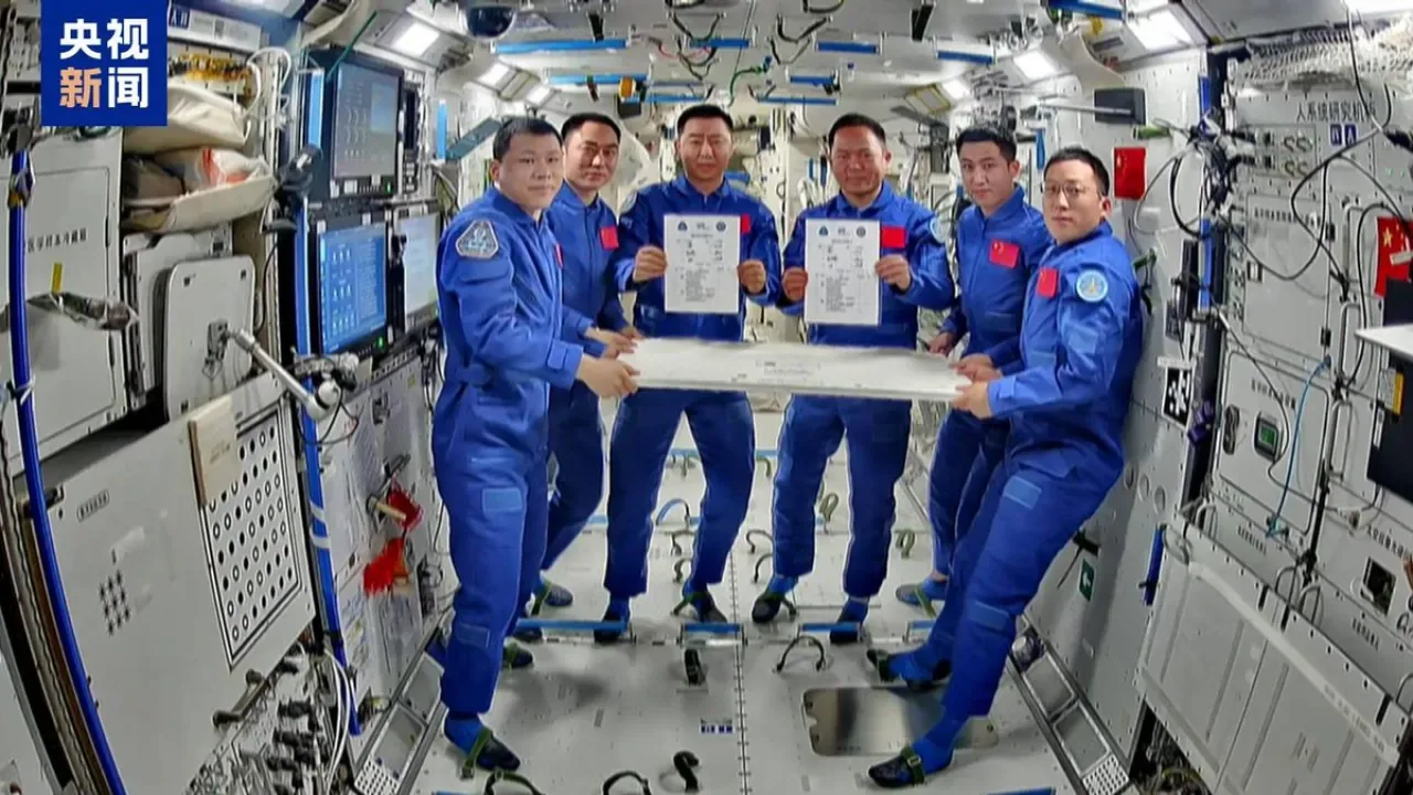 Çin'in Shenzhou-20 Mürettebatı 5 Kasım'da Dünya'ya Dönüyor Çin'in Shenzhou-20 Mürettebatı 5 Kasım'da Dünya'ya Dönüyor