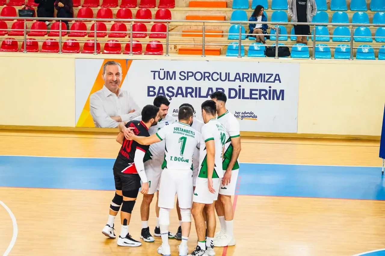Sultanbeyli Belediyespor Voleybol Takımı Ligi Lider Olarak Tamamladı Sultanbeyli Belediyespor Voleybol Takımı Ligi Lider Olarak Tamamladı
