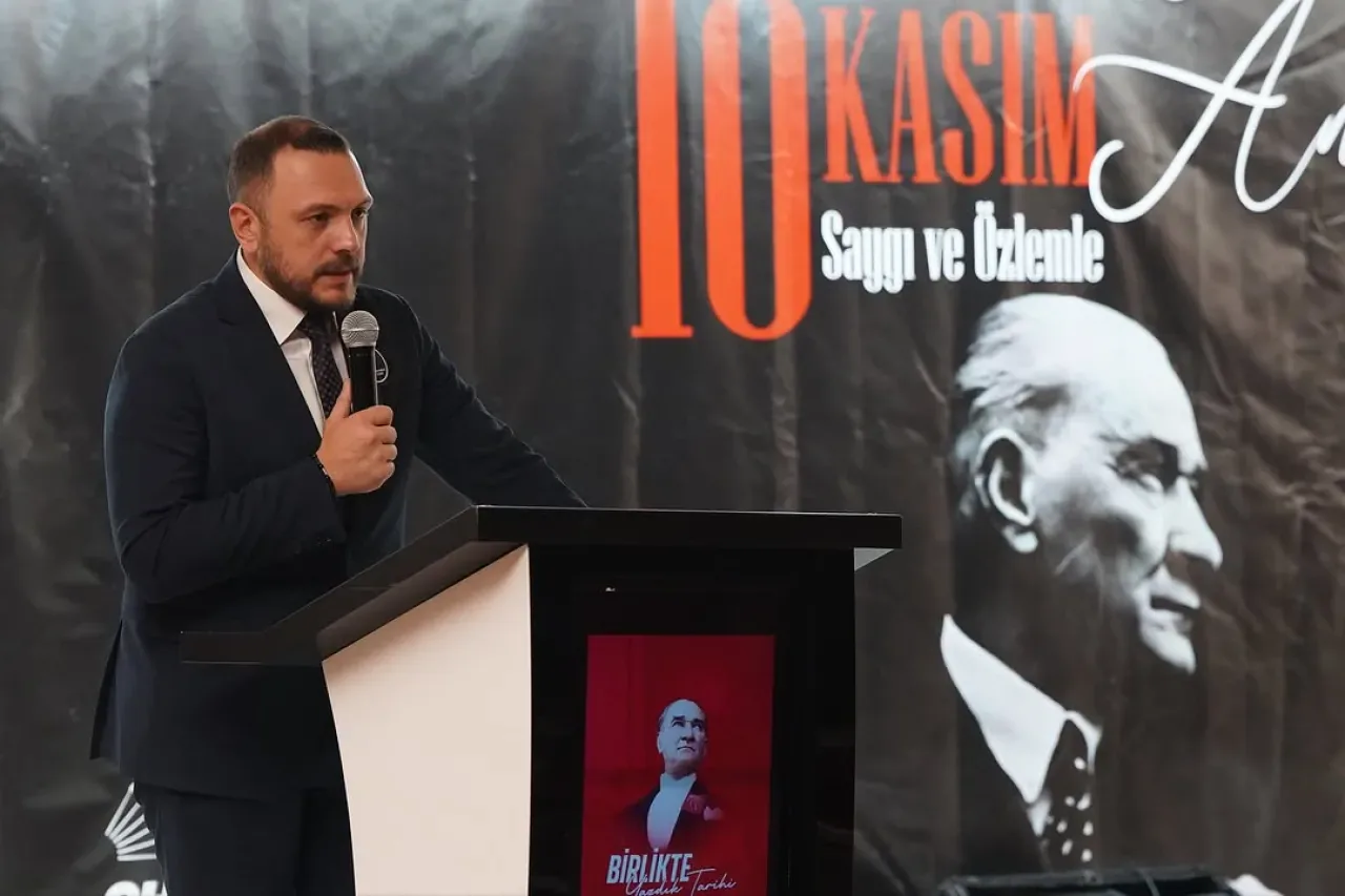 Kartal CHP Gençlik Kolları'ndan 10 Kasım'da Anlamlı Anma Töreni Kartal CHP Gençlik Kolları'ndan 10 Kasım'da Anlamlı Anma Töreni