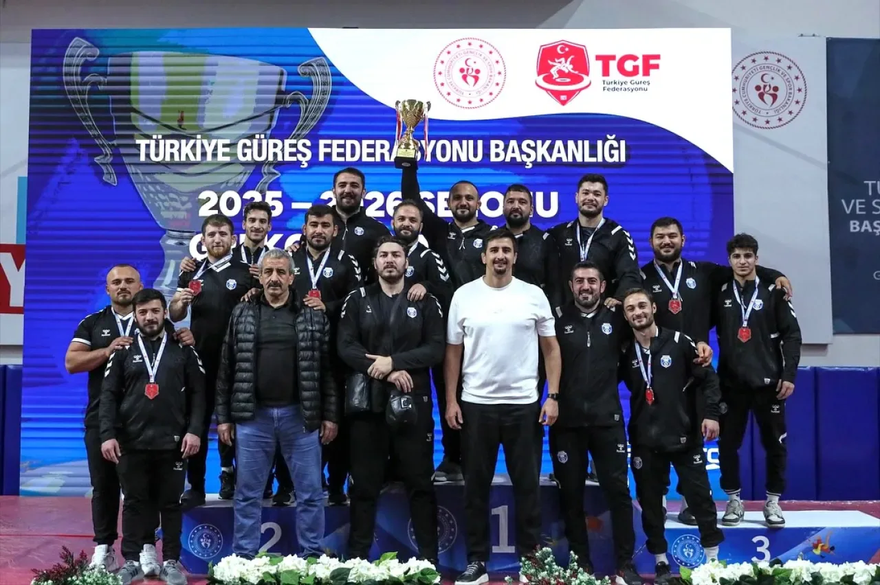 Sultangazili Güreşçiler, Ankara'daki Müsabakalarda 1. Lig'e Yükseldi Sultangazili Güreşçiler, Ankara'daki Müsabakalarda 1. Lig'e Yükseldi