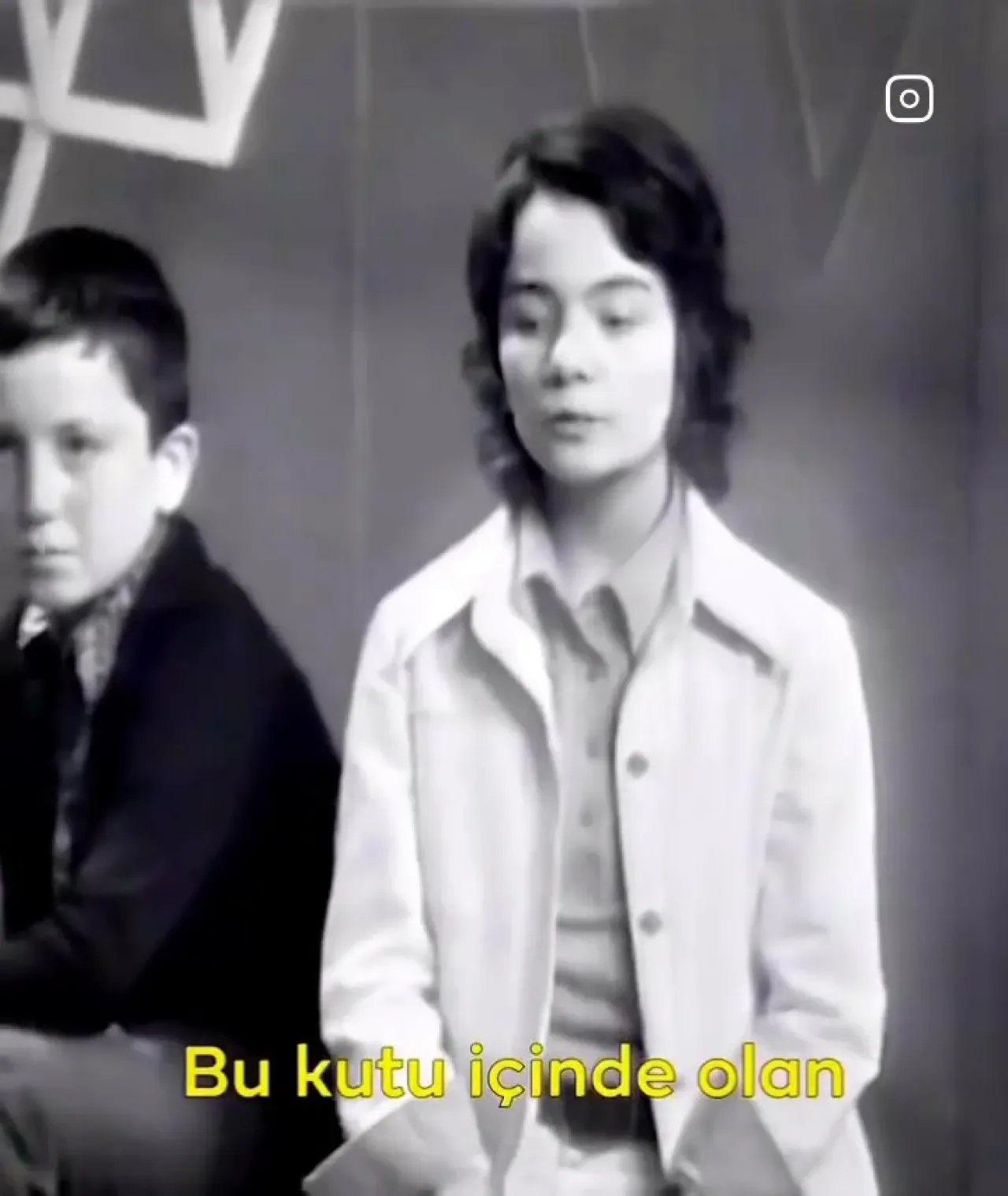 Barış Manço'nun 1974 Yılında Yayınlanan Unutulmaz Yarışması: "Beni Tanıdınız mı?" Barış Manço'nun 1974 Yılında Yayınlanan Unutulmaz Yarışması: "Beni Tanıdınız mı?"