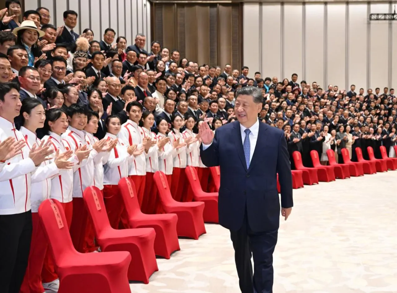 Çin Lideri Xi Jinping, Spor Alanında Ulusal Onur Ödülü Sahiplerini Kabul Etti Çin Lideri Xi Jinping, Spor Alanında Ulusal Onur Ödülü Sahiplerini Kabul Etti