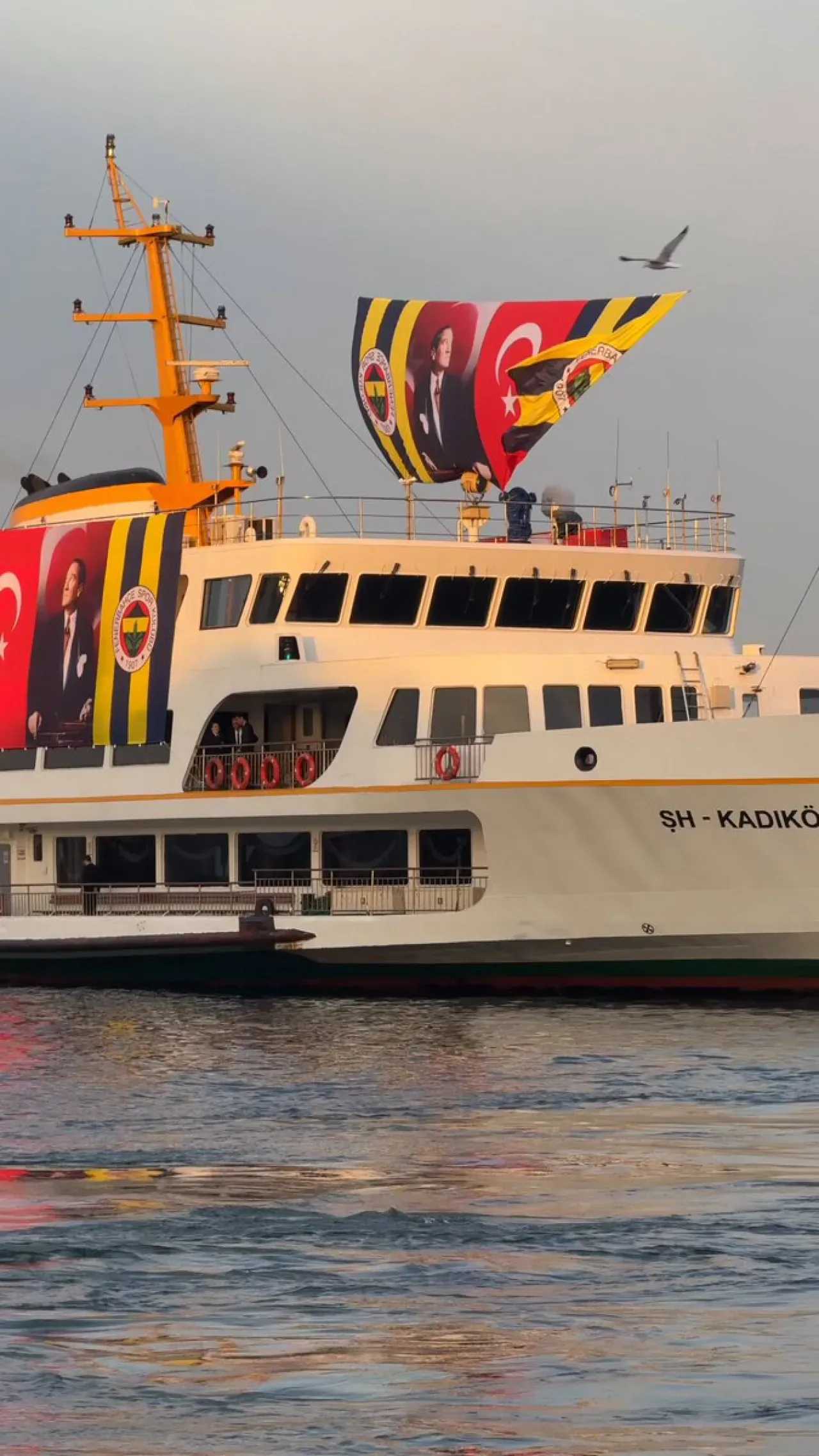 Fenerbahçe Taraftarından Anlamlı Hareket: "Sonsuza Dek İzindeyiz" Fenerbahçe Taraftarından Anlamlı Hareket: "Sonsuza Dek İzindeyiz"