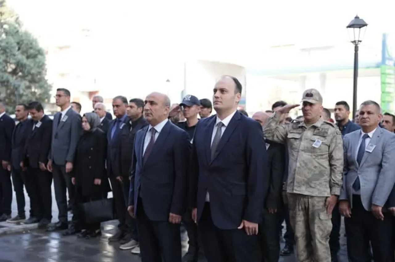 Araban'da 10 Kasım Atatürk'ü Anma Töreni Düzenlendi Araban'da 10 Kasım Atatürk'ü Anma Töreni Düzenlendi
