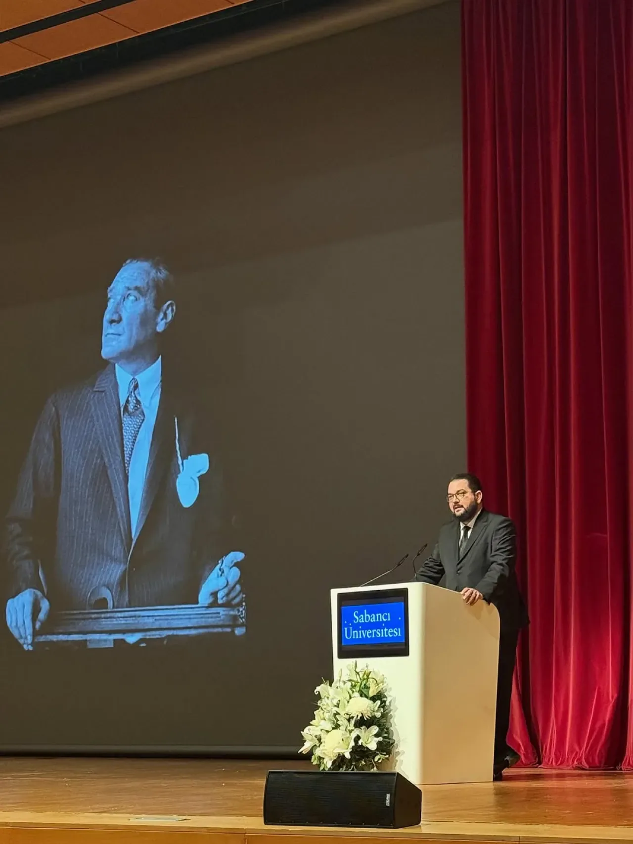Sabancı Üniversitesi'nde 10 Kasım Atatürk'ü Anma Töreni Sabancı Üniversitesi'nde 10 Kasım Atatürk'ü Anma Töreni