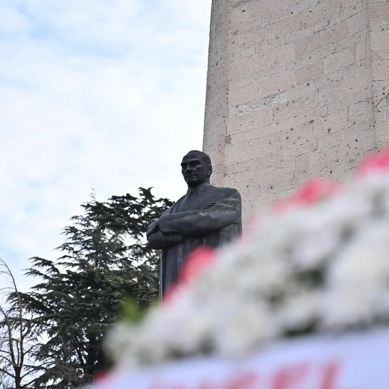 Balıkesir'de 10 Kasım Töreni: Atatürk Minnet ve Özlemle Anıldı Balıkesir'de 10 Kasım Töreni: Atatürk Minnet ve Özlemle Anıldı