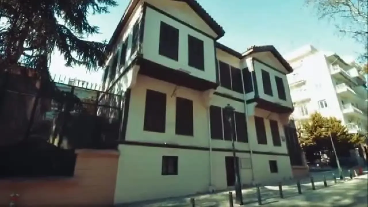 İYİ Partili Kürşad Zorlu'dan 10 Kasım Mesajı: "Cumhuriyet'e Sahip Çıkacağız" İYİ Partili Kürşad Zorlu'dan 10 Kasım Mesajı: "Cumhuriyet'e Sahip Çıkacağız"