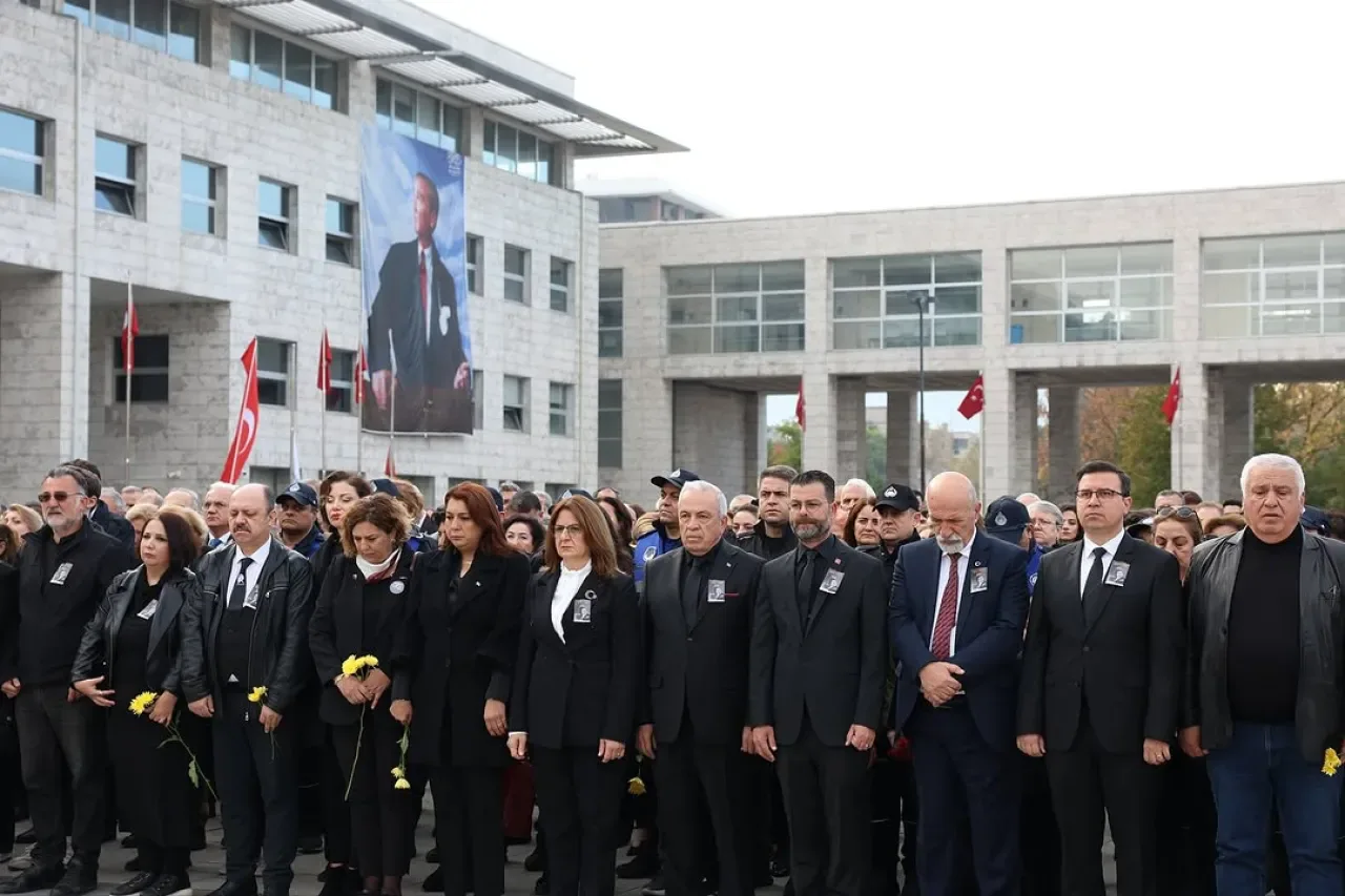 Nilüfer'de Atatürk'ü Anma Töreni: Minnet ve Kararlılık Nilüfer'de Atatürk'ü Anma Töreni: Minnet ve Kararlılık