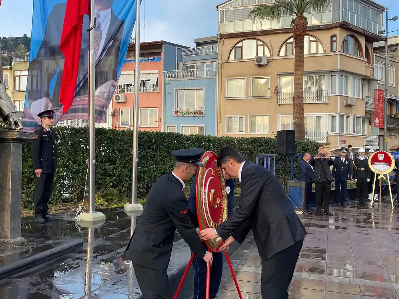 Sarıyer'de 10 Kasım Atatürk'ü Anma Töreni Düzenlendi Sarıyer'de 10 Kasım Atatürk'ü Anma Töreni Düzenlendi