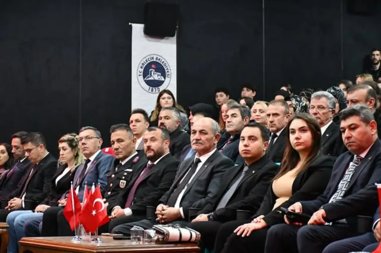 Kalecik'te 10 Kasım Atatürk'ü Anma Töreni Düzenlendi Kalecik'te 10 Kasım Atatürk'ü Anma Töreni Düzenlendi