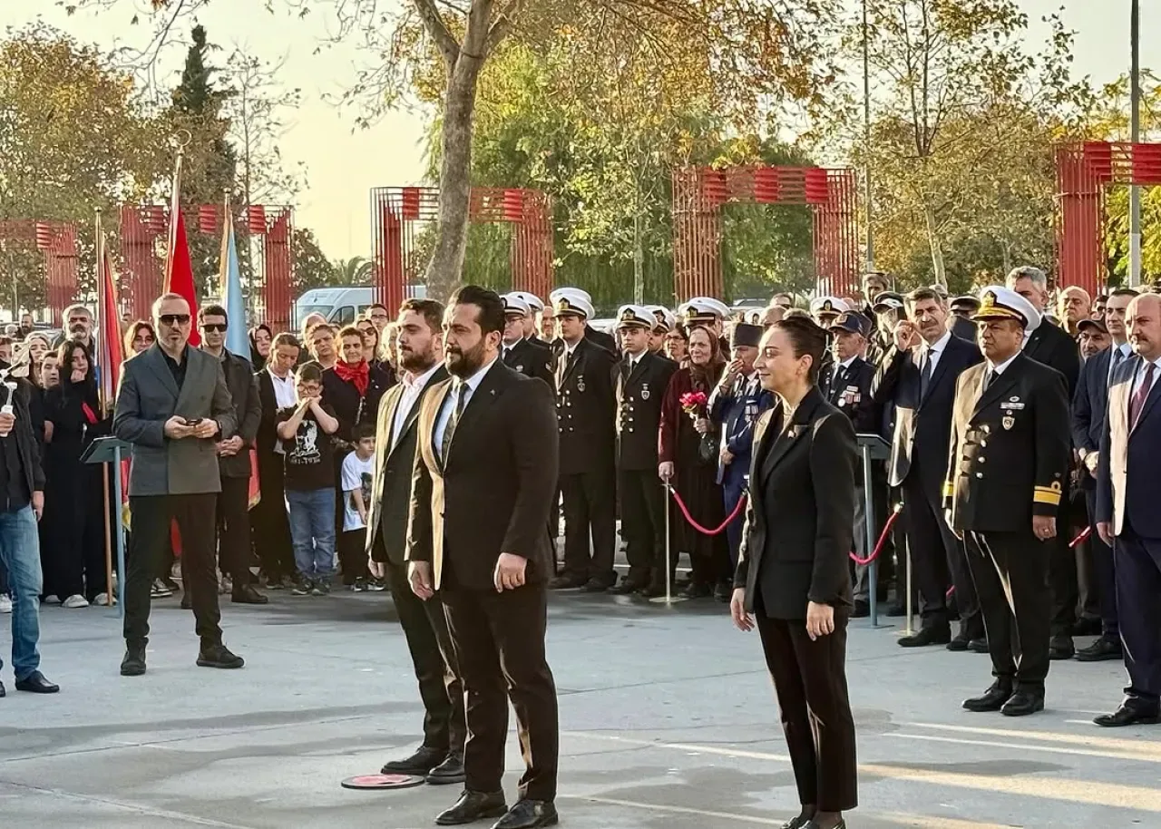 AK Parti Kartal İlçe Teşkilatı, Atatürk'ü Anma Törenine Katıldı AK Parti Kartal İlçe Teşkilatı, Atatürk'ü Anma Törenine Katıldı