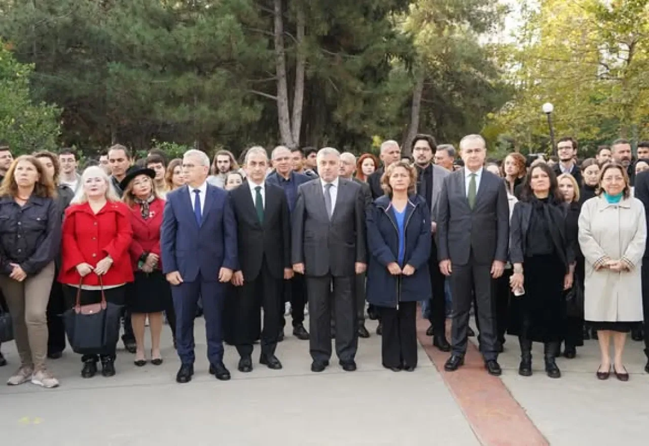 Marmara Üniversitesi'nde 10 Kasım Atatürk'ü Anma Töreni Düzenlendi Marmara Üniversitesi'nde 10 Kasım Atatürk'ü Anma Töreni Düzenlendi