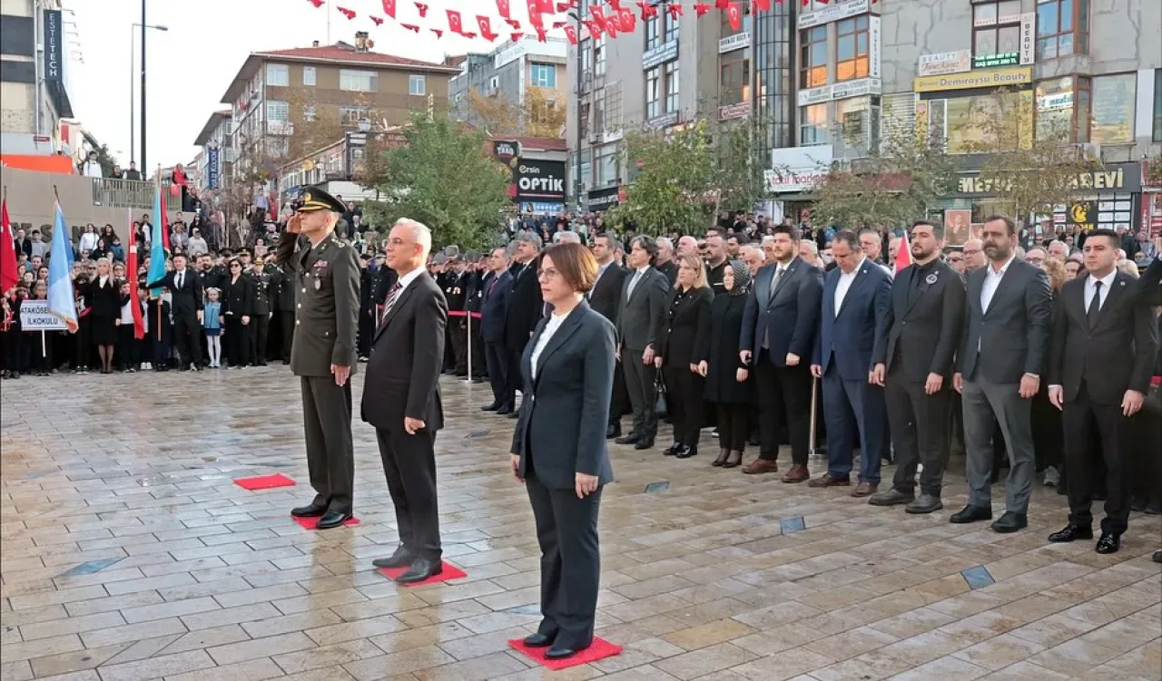 MHP Maltepe İlçe Başkanı Aykut Doğan, 10 Kasım Atatürk'ü Anma Törenine Katıldı MHP Maltepe İlçe Başkanı Aykut Doğan, 10 Kasım Atatürk'ü Anma Törenine Katıldı