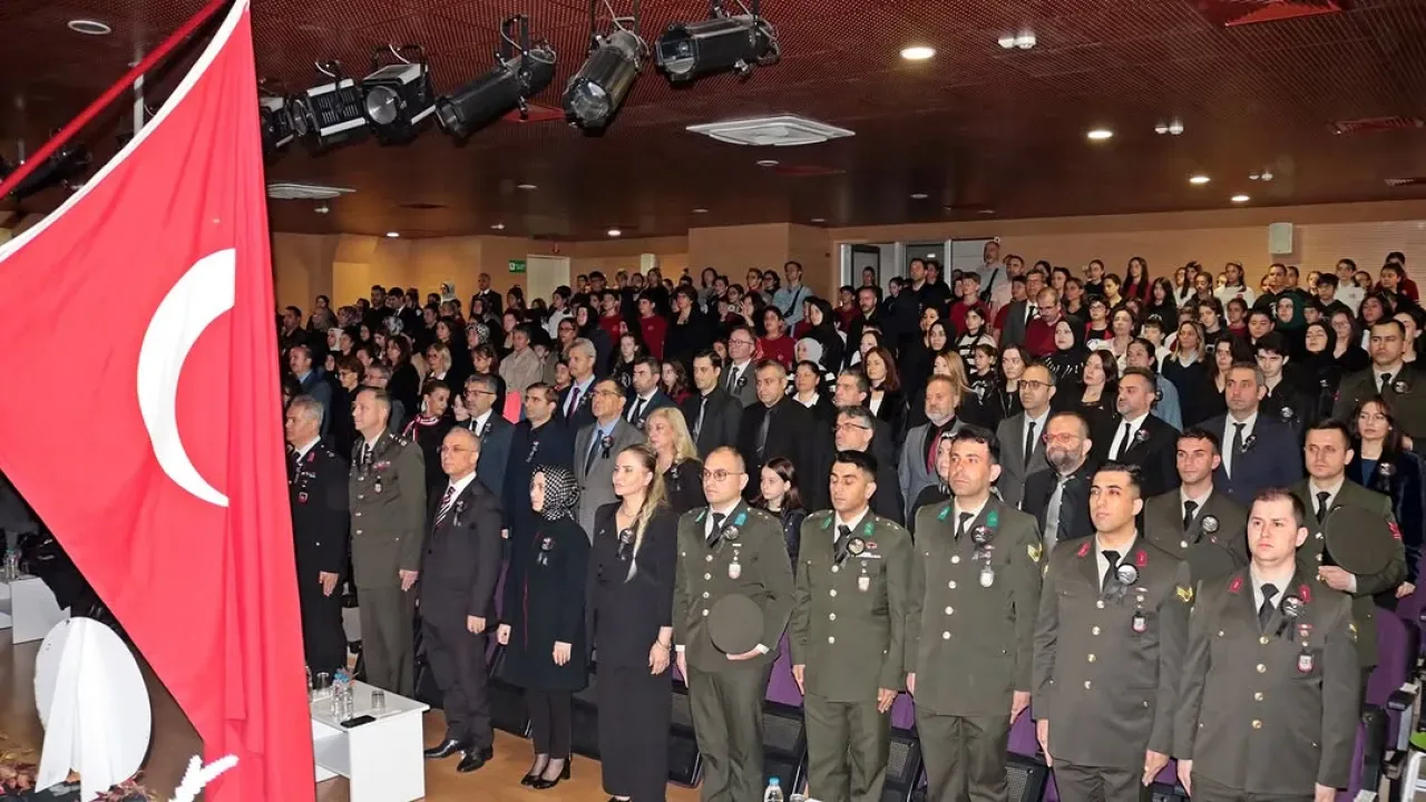 Maltepe'de Atatürk'ü Anma Töreni Düzenlendi Maltepe'de Atatürk'ü Anma Töreni Düzenlendi