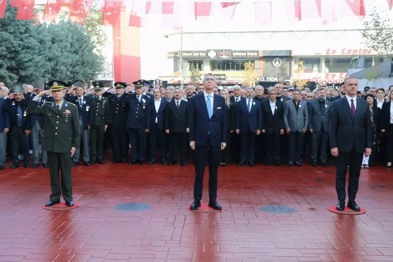 10 Kasım'da Sancaktepe'de Atatürk'ü Anma Töreni Düzenlendi 10 Kasım'da Sancaktepe'de Atatürk'ü Anma Töreni Düzenlendi