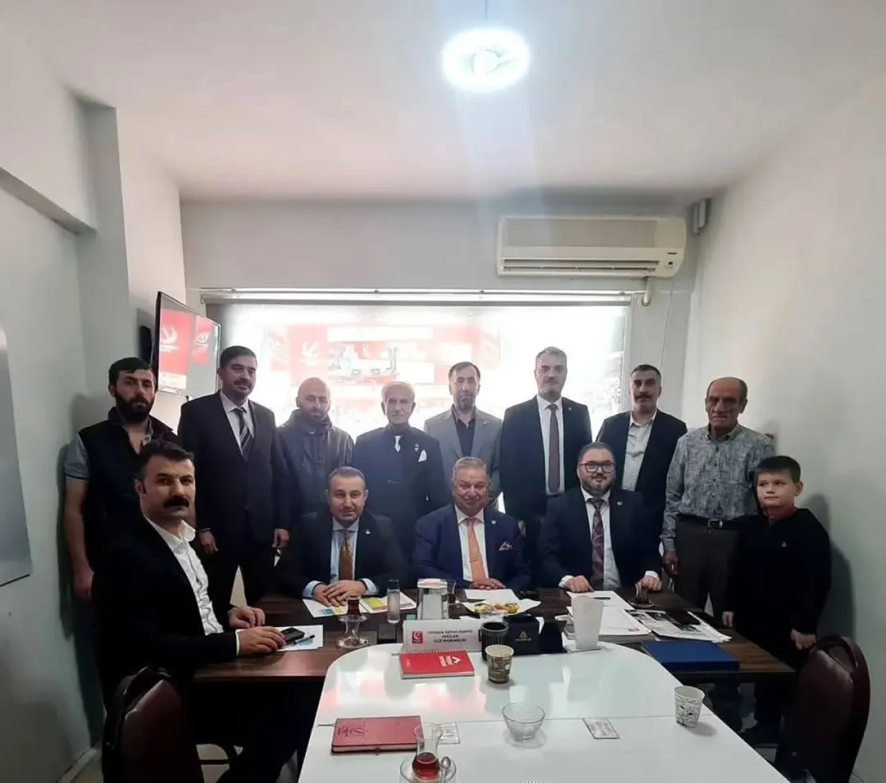 Yeniden Refah Partisi Avcılar'da Kongre Hazırlıklarını Değerlendirdi Yeniden Refah Partisi Avcılar'da Kongre Hazırlıklarını Değerlendirdi