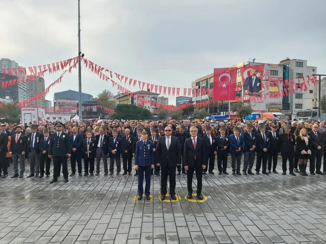 Esenyurt'ta 10 Kasım Atatürk'ü Anma Günü Töreni Düzenlendi Esenyurt'ta 10 Kasım Atatürk'ü Anma Günü Töreni Düzenlendi