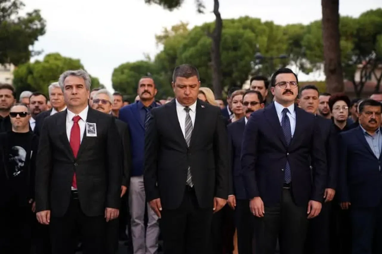 İzmir'in Tire İlçesinde Atatürk Anma Töreni Düzenlendi İzmir'in Tire İlçesinde Atatürk Anma Töreni Düzenlendi