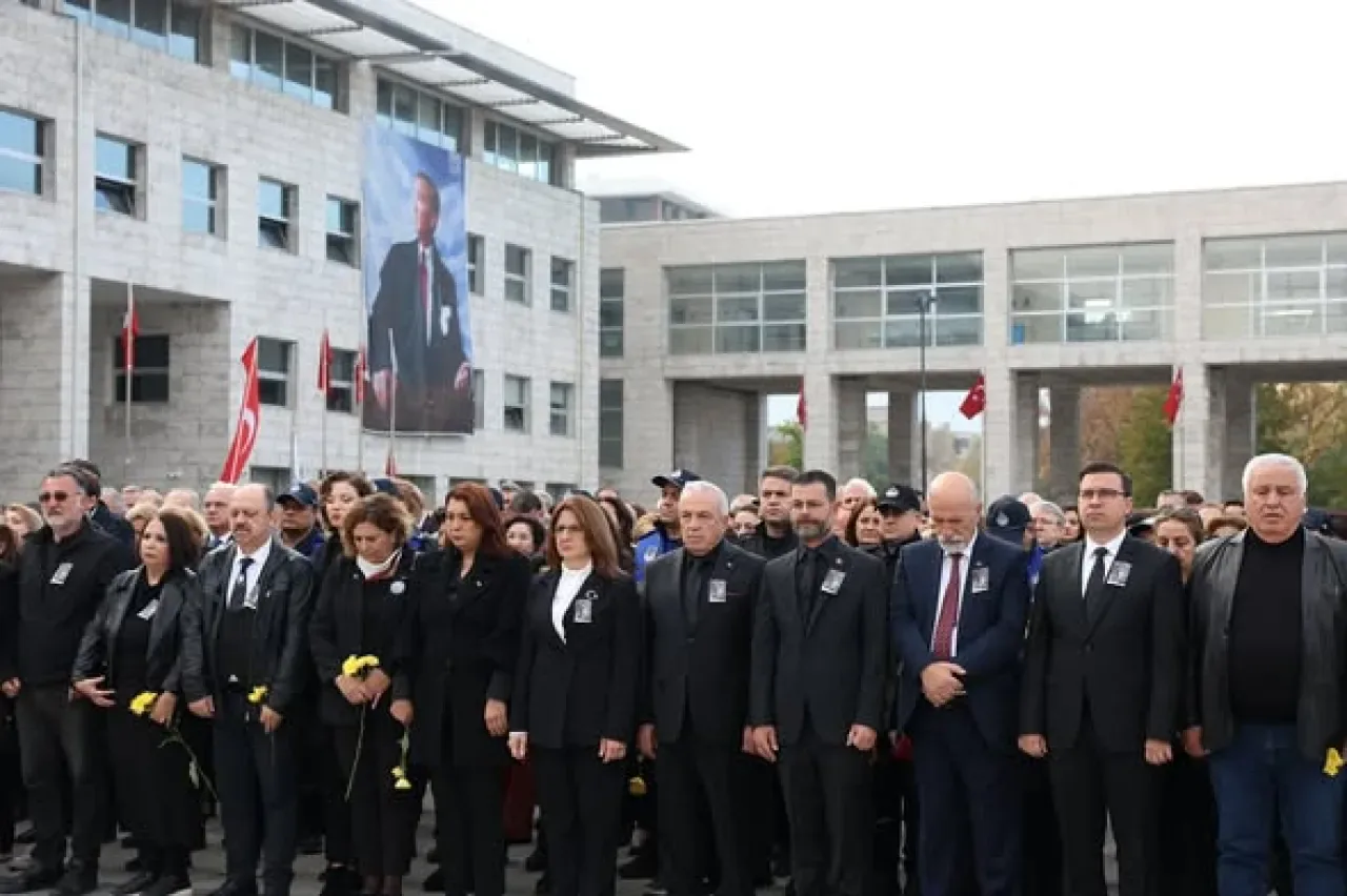 Nilüfer'de Atatürk'ü Anma Töreni: Cumhuriyete Sadakat Yemini Nilüfer'de Atatürk'ü Anma Töreni: Cumhuriyete Sadakat Yemini