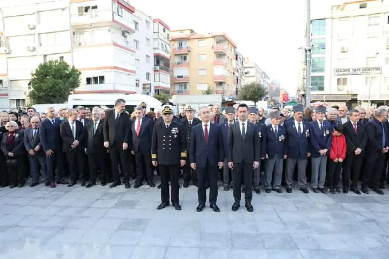 Bayraklı'da 10 Kasım Atatürk'ü Anma Töreni Düzenlendi Bayraklı'da 10 Kasım Atatürk'ü Anma Töreni Düzenlendi